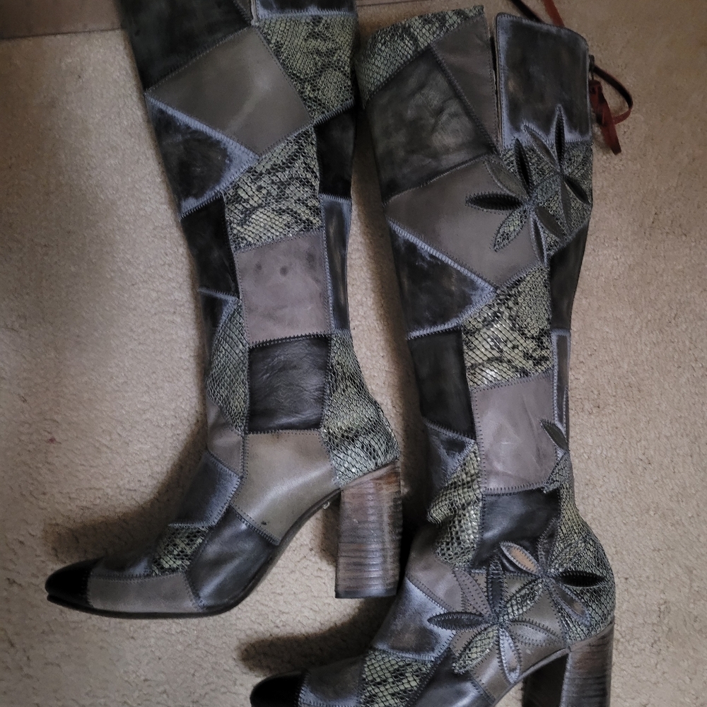 FREEBIRD JUNO BOOTS size 11 fit like 10